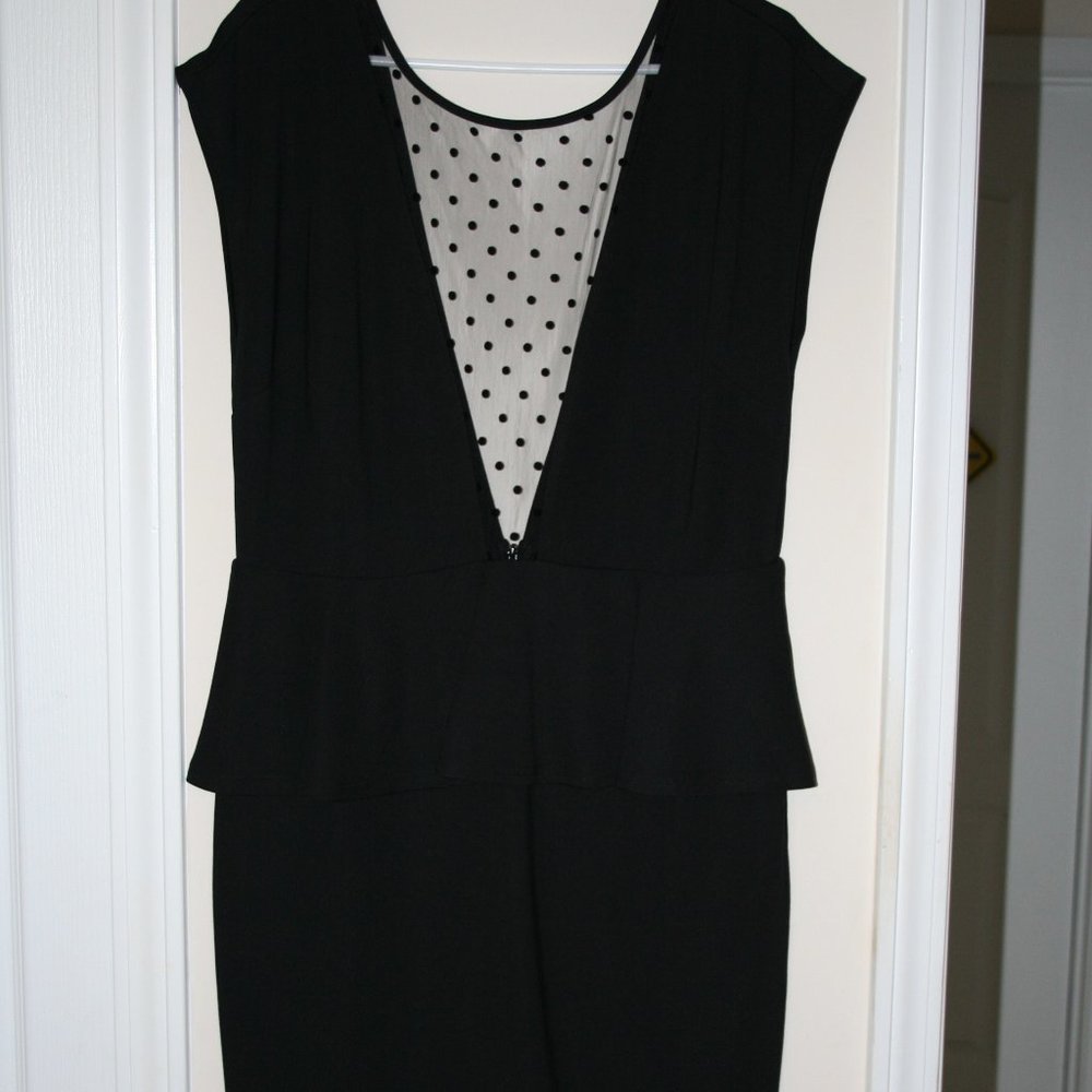 Venus (L) Black sleeveless cocktail dress